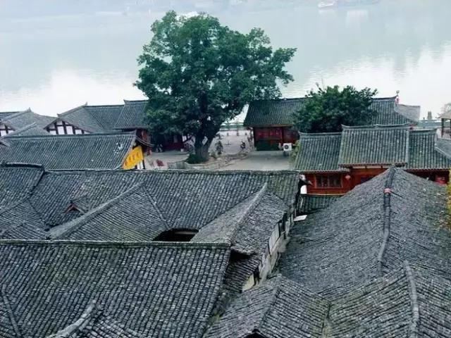 青瓦灰墻,高瓴飛檐,處處消磨時(shí)光