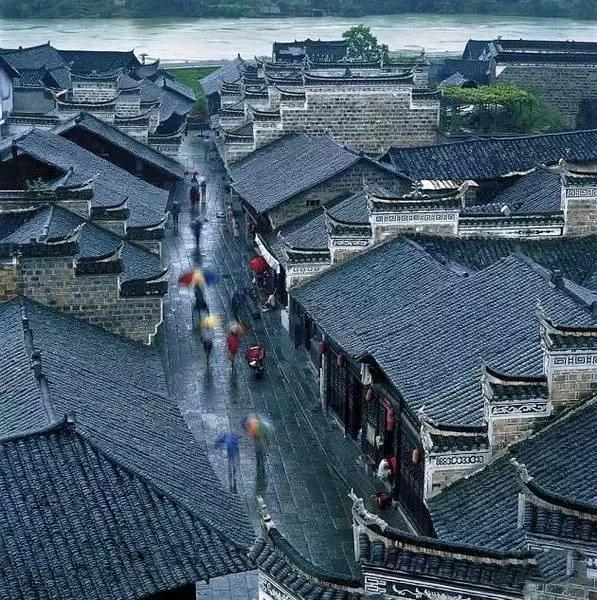 青瓦灰墻,高瓴飛檐,處處消磨時(shí)光