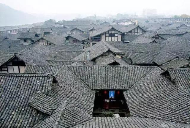 青瓦灰墻,高瓴飛檐,處處消磨時(shí)光